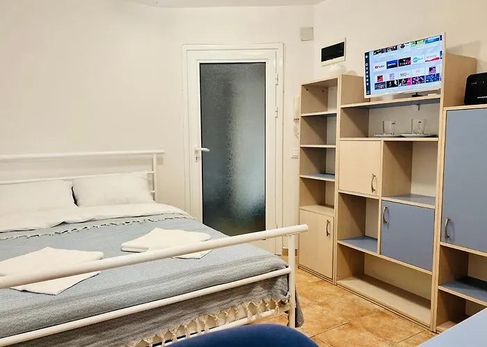 Comfy Room 100Letov